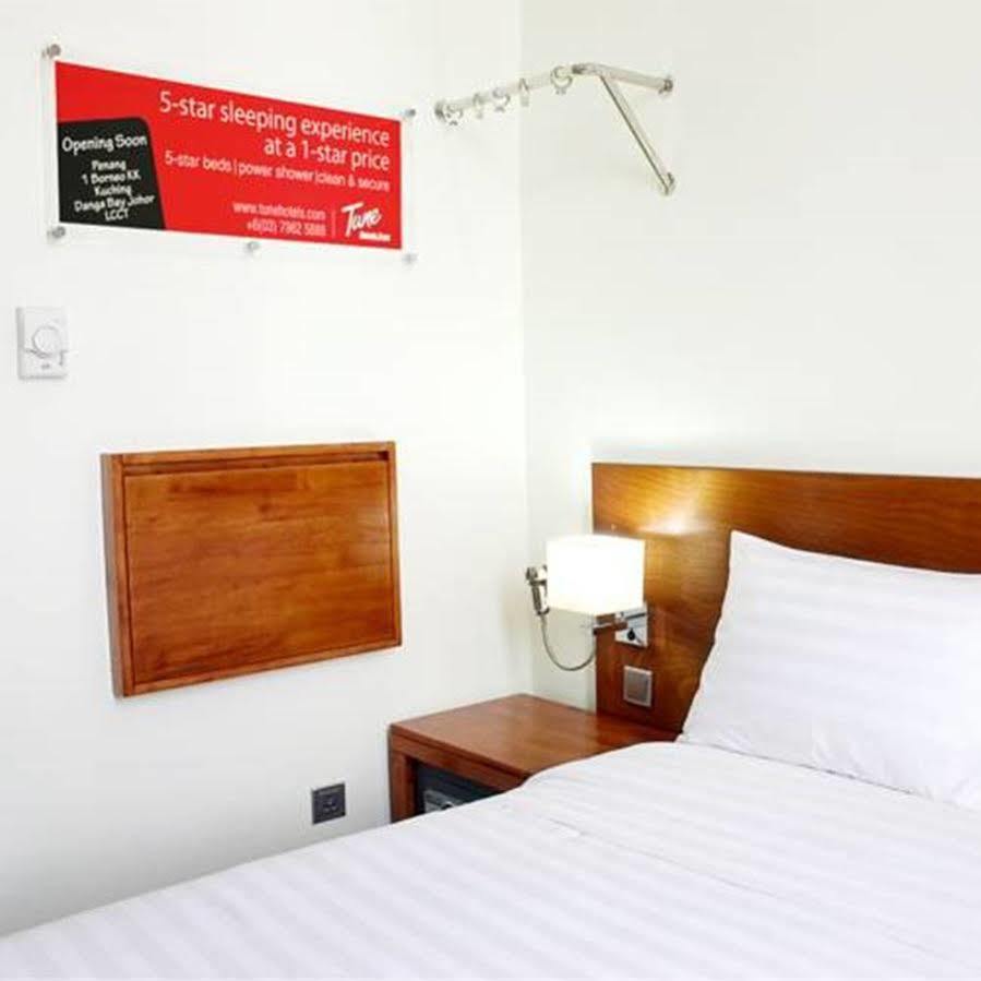 Tune Hotel - 1Borneo Kota Kinabalu Esterno foto